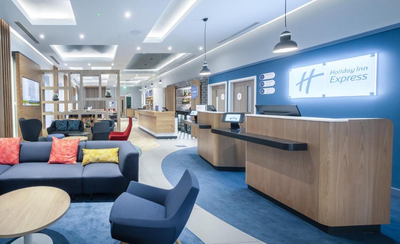 Holiday Inn Express - Fleet By Ihg Eksteriør bilde