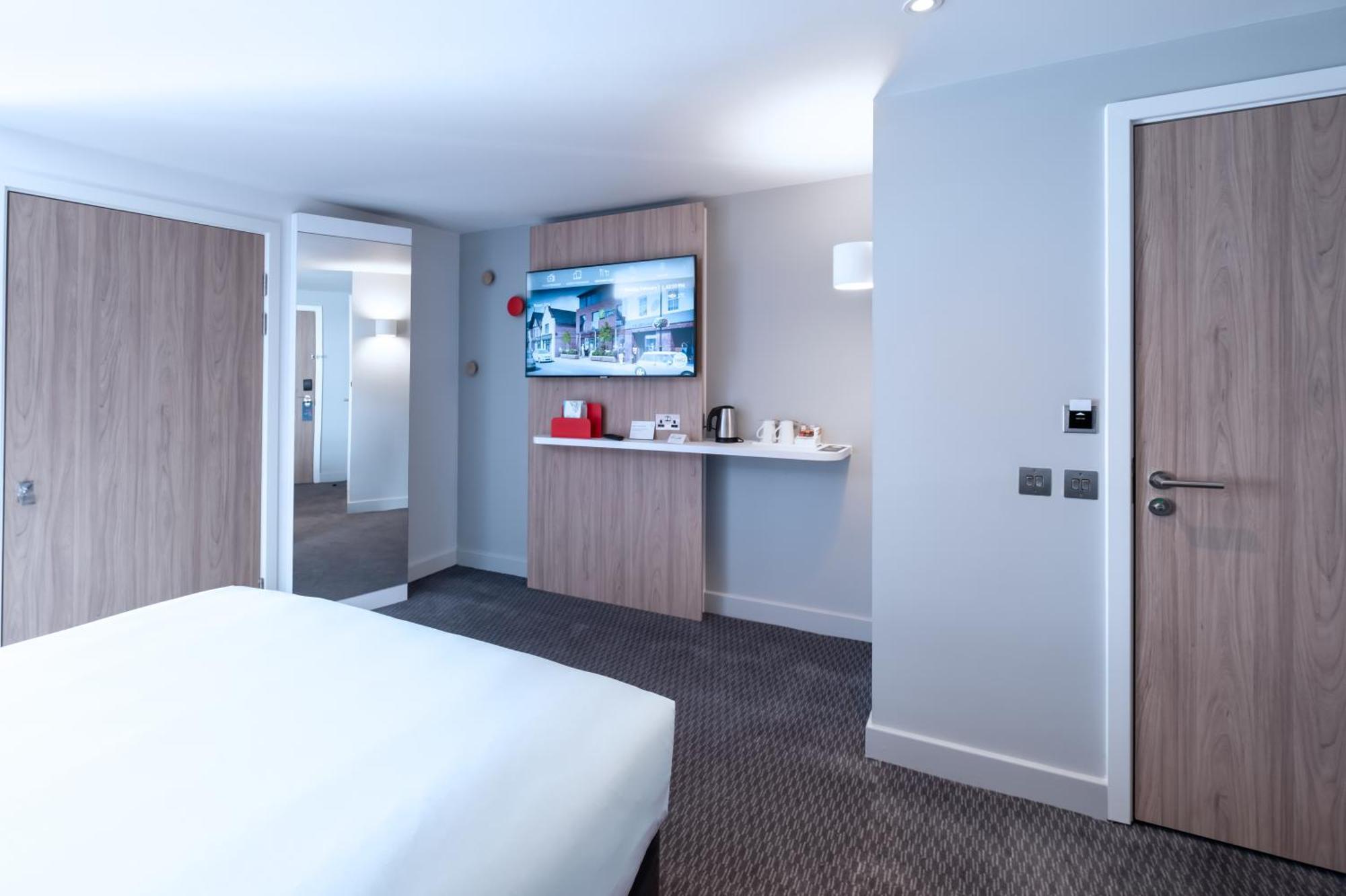 Holiday Inn Express - Fleet By Ihg Eksteriør bilde