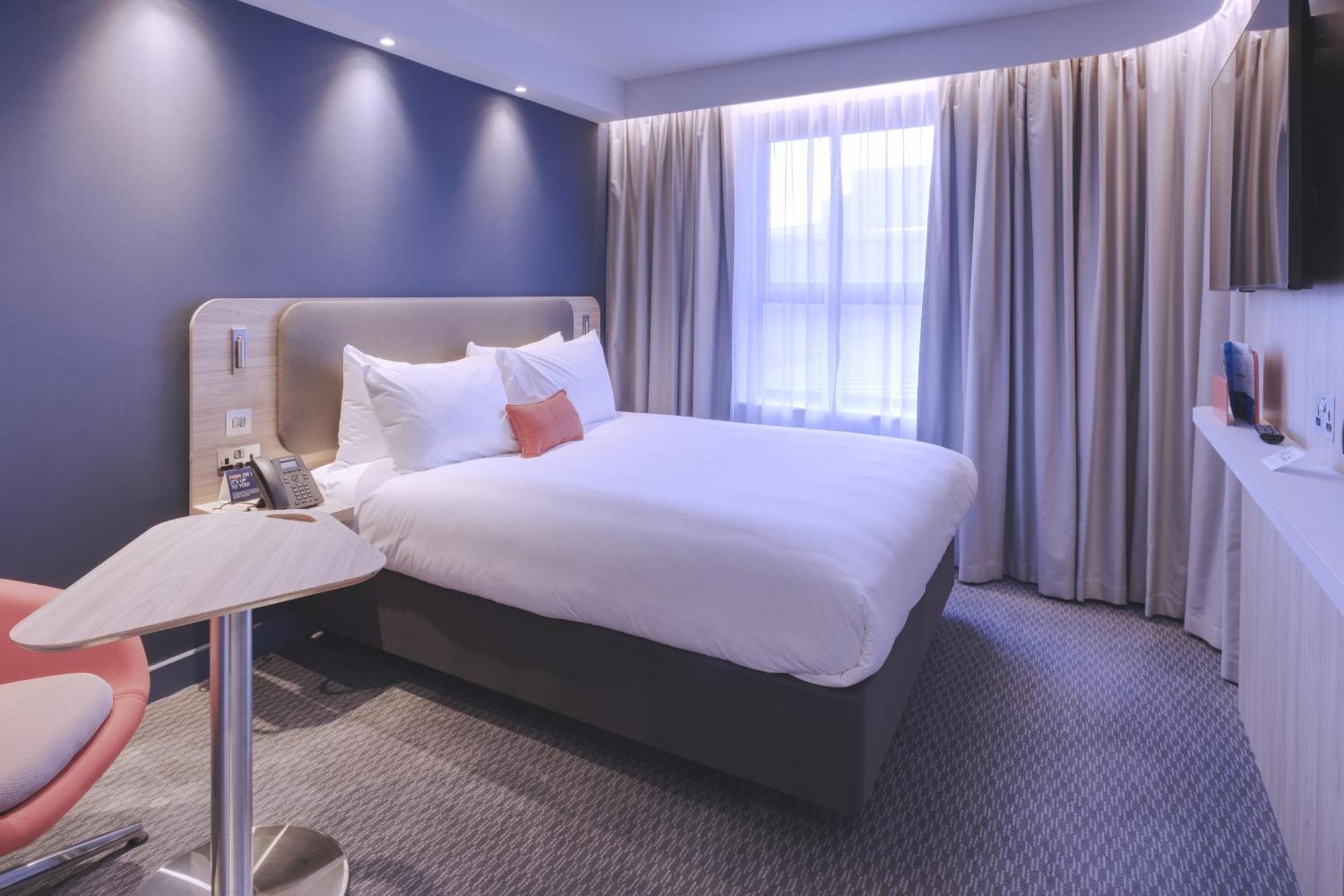 Holiday Inn Express - Fleet By Ihg Eksteriør bilde